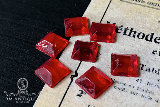 VP-4600 8mm 西ドイツヴィンテージガラスカボション ルビー スクエア【ヴィンテージアクセサリーパーツ】