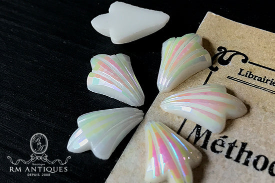 VP-4607 15x10mm 西ドイツヴィンテージガラスカボション ABホワイト fleur-de-lis【ヴィンテージアクセサリーパーツ】