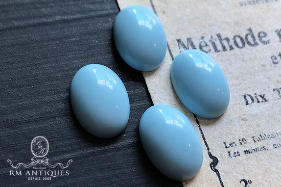VP-5617 14x10 West German Vintage lucite Cabochon LightBlue Oval
