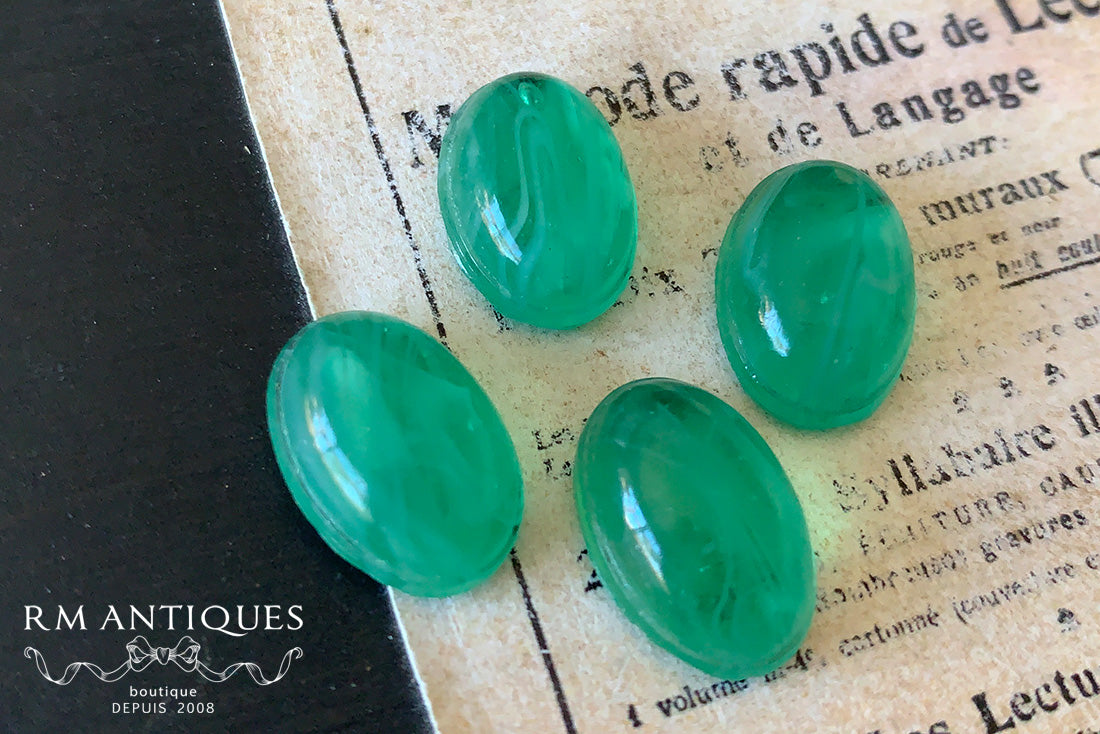 VP-8330 16x11 JapanVintage glass Cabochon Marbled green Oval