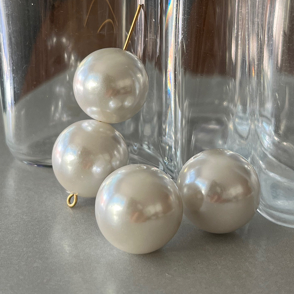 VPL-8969 20mm Czech Vintage pearl Bead