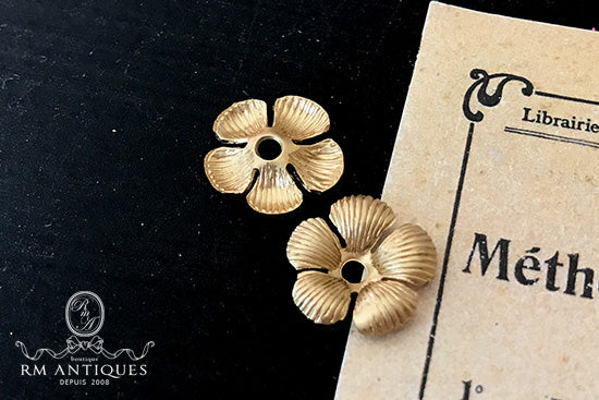 GC-3877 Stamping Findings Flower 13.5mm USA Raw Brass