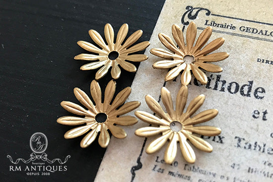 GC-5152 Stamping Findings Flower 17mm USA Raw Brass