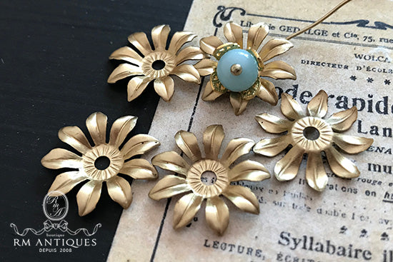 GC-5153 Stamping Findings Flower 20mm USA Raw Brass