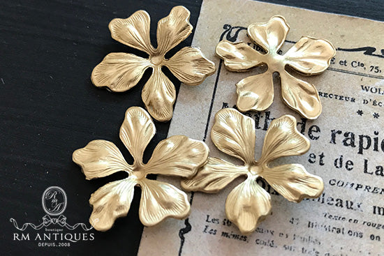 GC-5157 Stamping Findings Flower 23mm USA Raw Brass