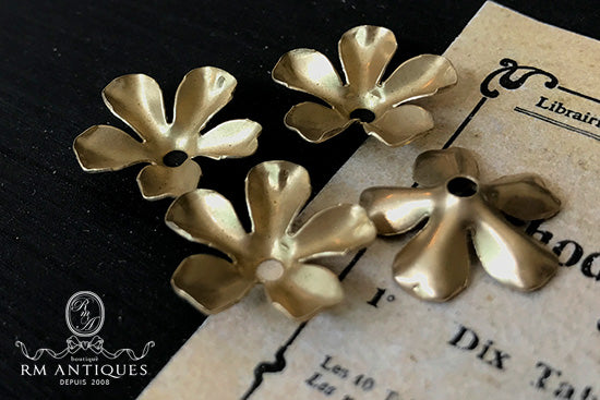 GP-4470 Stamping Findings Flower 18mm USA Raw Brass