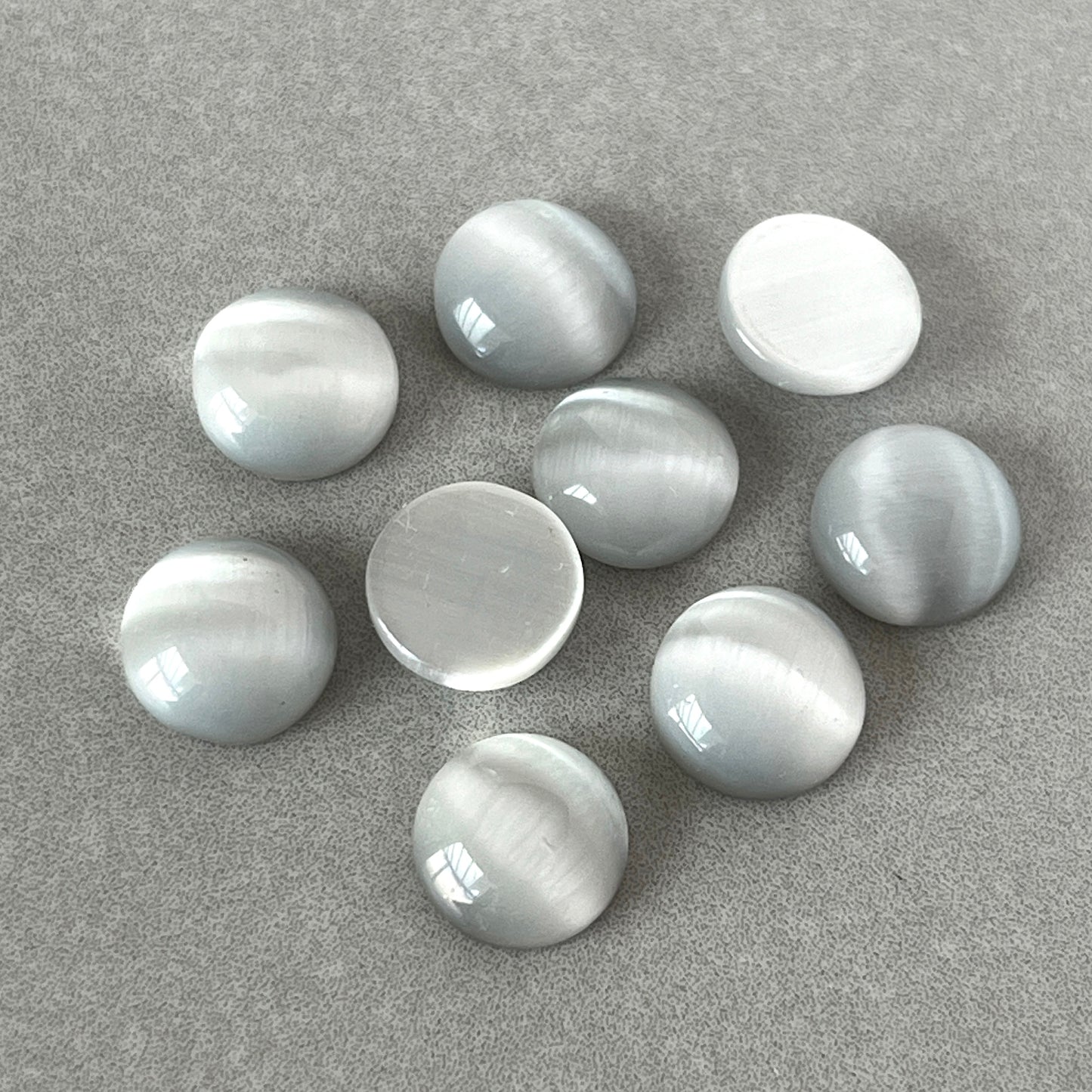 VP-9058 9mm West German glass Cabochon Light Gray Round