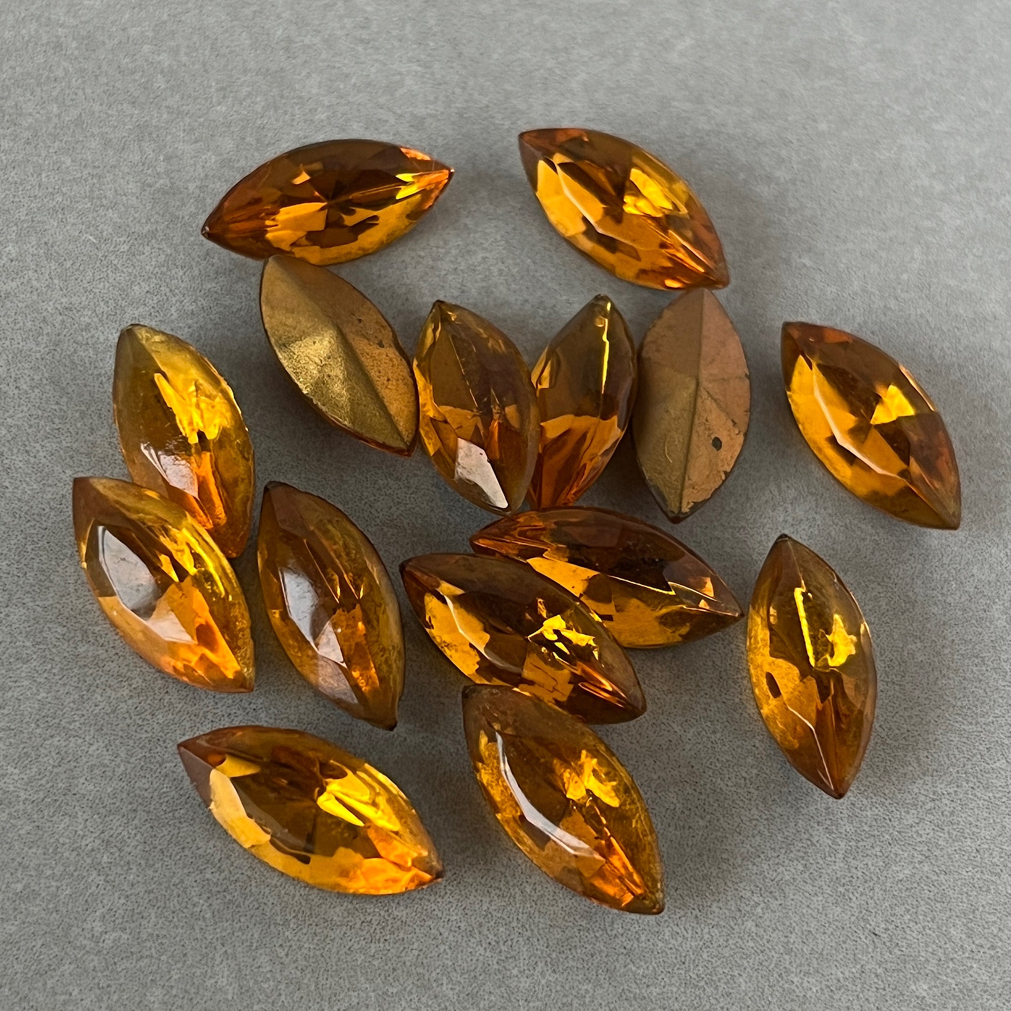 Topaz 321 Vintage Czech Topaz Navette Rhinestone 15X7 VP-1333 – Rm Antiques