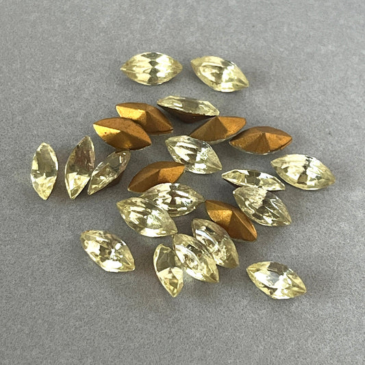 VP-1554 8x4 Czech Vintage Rhinestone Jonquil Navette