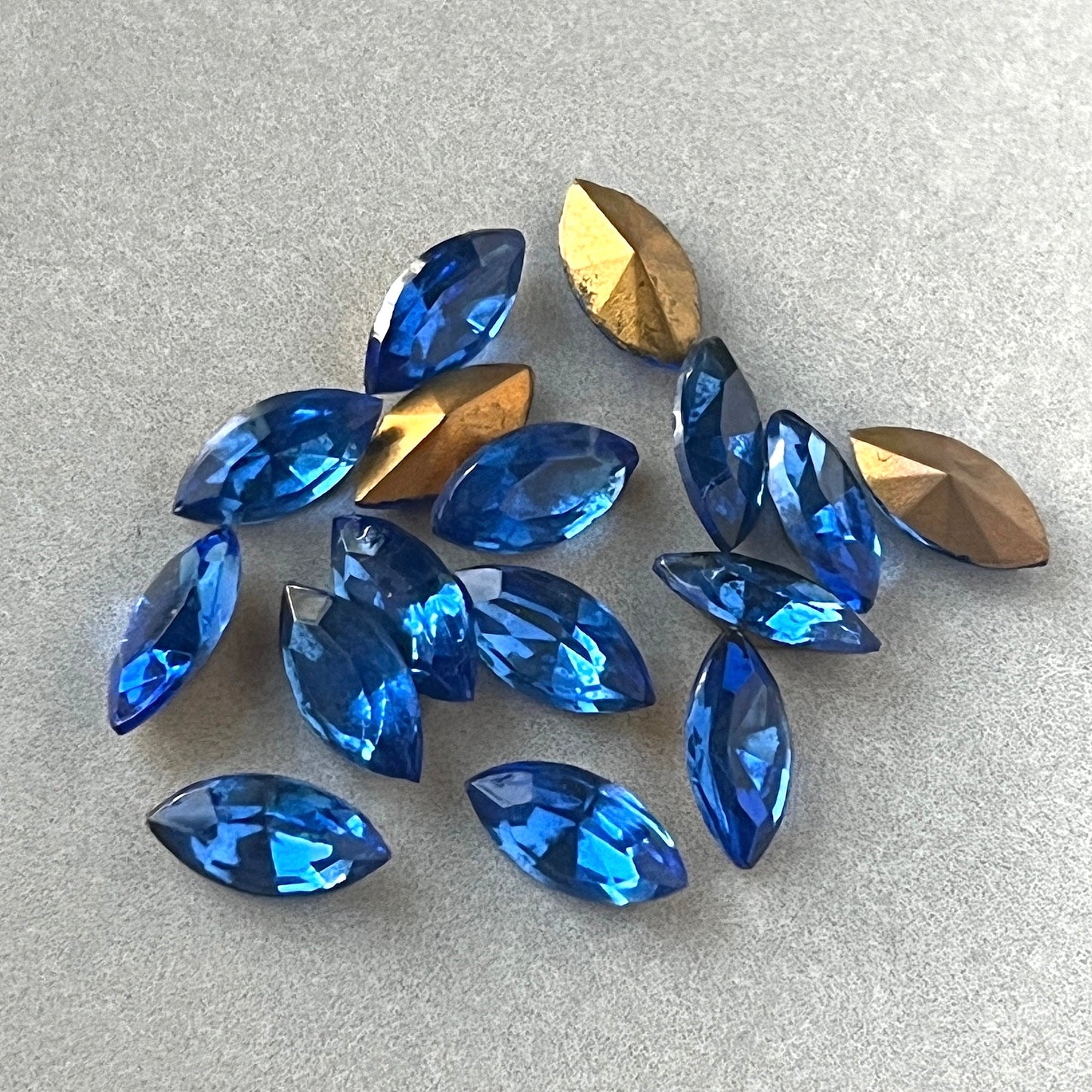 VP-1869 10X5 Czech Vintage Sapphire Rhinestone Navette