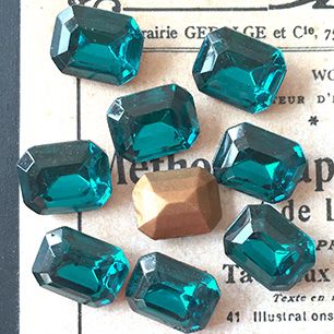 VP-2681 10x8 Czech Vintage Rhinestone Blue Zircon Octagon