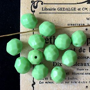 VP-2785 8mm Czech Vintage opaque green glass Bead