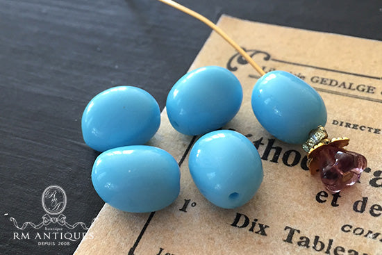 VP-3031 11x9mm German Vintage opaque Blue glass Bead