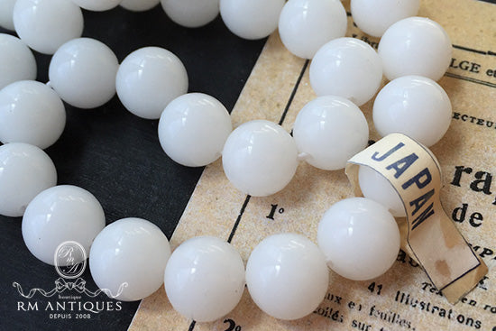 VP-3382 9mm Japan Vintage glass Bead opaque White