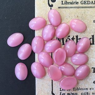 VP-3386 7x5 West German Vintage glass Cabochon Pink Moonstone Oval