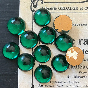 VP-4081 9mm West German Vintage glass Cabochon Emerald Round