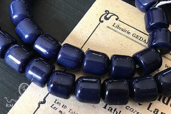 VP-4139 8mm German Vintage navy glass Bead