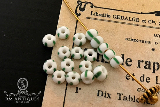 VP-4198 4.5mm Czech Vintage greenStripedSmall glass Bead