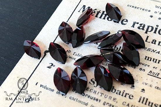 VP-4272 10X5 Czech Vintage Garnet Rhinestone Navette