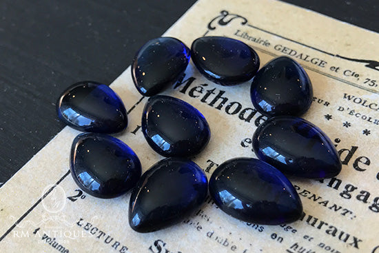 VP-4336 14x10 West German Vintage glass Cabochon Sapphire Drop