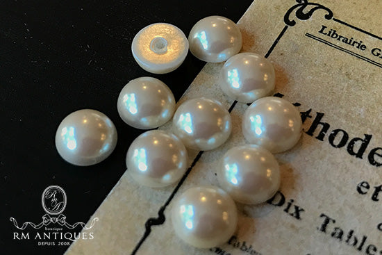 VP-4431 8mm JapanVintage lucite pearl Cabochon Round