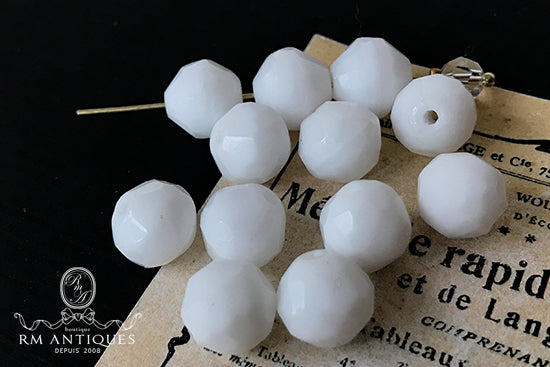 VP-4643 10mm West German Vintage opaque White glass Bead