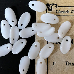 VP-4651 10x5mm West German Vintage petal White glass Bead