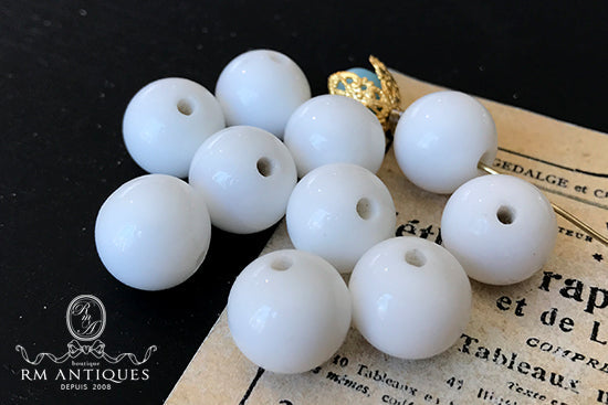 VP-4661 12mm JapanVintage Milk glass glass Bead