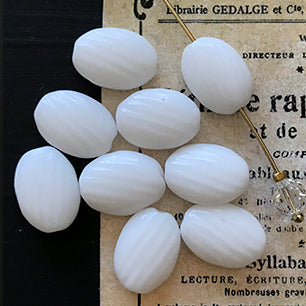 VP-4926 14x10mm German Vintage White glass Bead