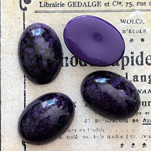 VP-5346 18x13 West German Vintage lucite Cabochon Marble Purple Oval