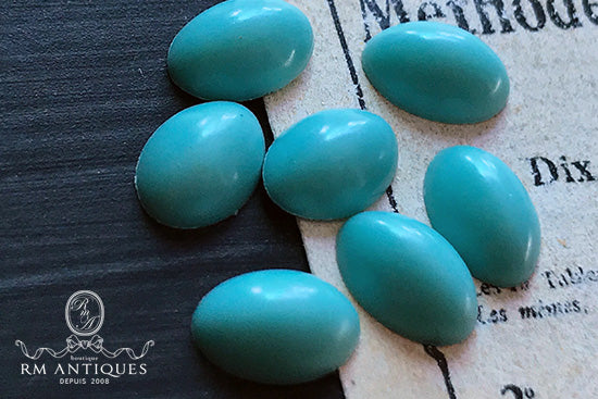 VP-5640 10x7 West German Vintage lucite Cabochon Turquoise Oval