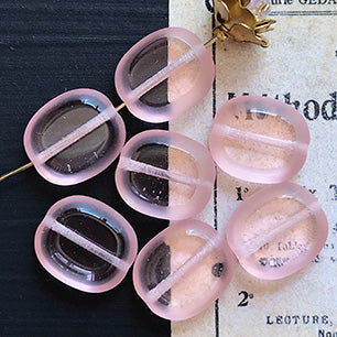 VP-5886 14x12mm Czech Vintage pale Pink glass Bead Oval