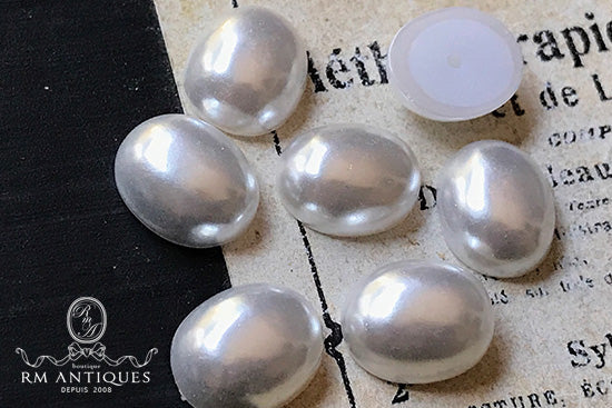 VP-5991 12x10 Vintage lucite Cabochon pearl Oval