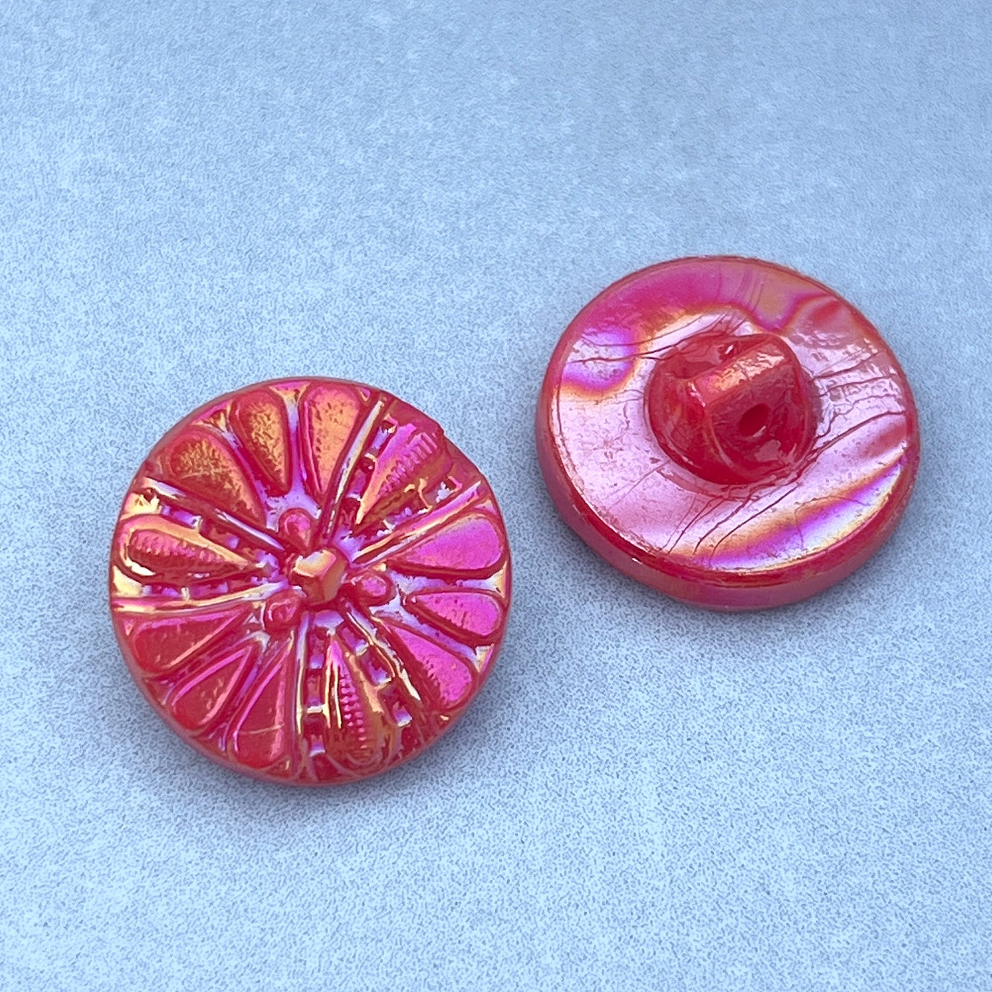 VP-6049 18.5mm West German Vintage ABRed glass Button