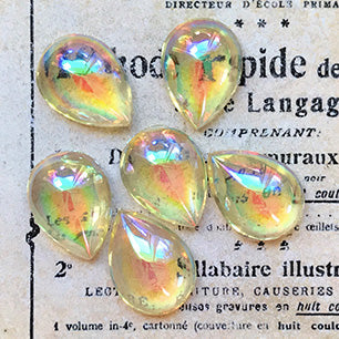 VP-6456 15x11mm West German Vintage glass Cabochon ABLemon Pear