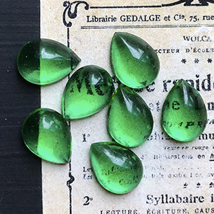 VP-6608 15x11mm West German Vintage glass Cabochon Emerald Pear