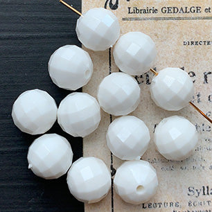 VP-7200 10mm West German Vintage White Acrylic Bead