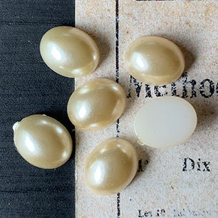 VP-7621 12x10 Vintage lucite Cabochon pearl Oval