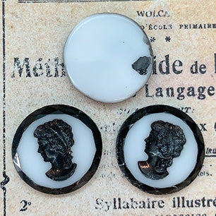 VP-7837 18mm West German Vintage glass Cabochon Cameo Black Round