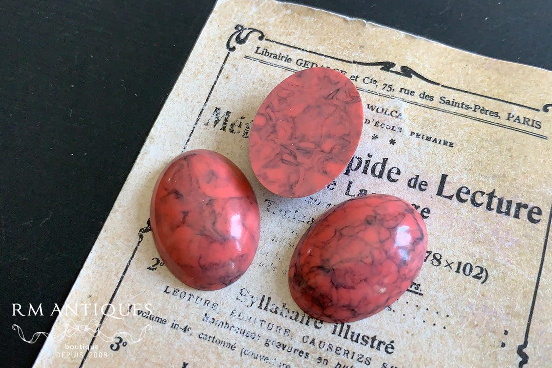 VP-8020 25X18 West German Vintage lucite Cabochon Red Marbled Oval