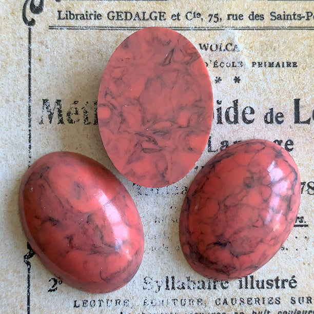 VP-8020 25X18 West German Vintage lucite Cabochon Red Marbled Oval