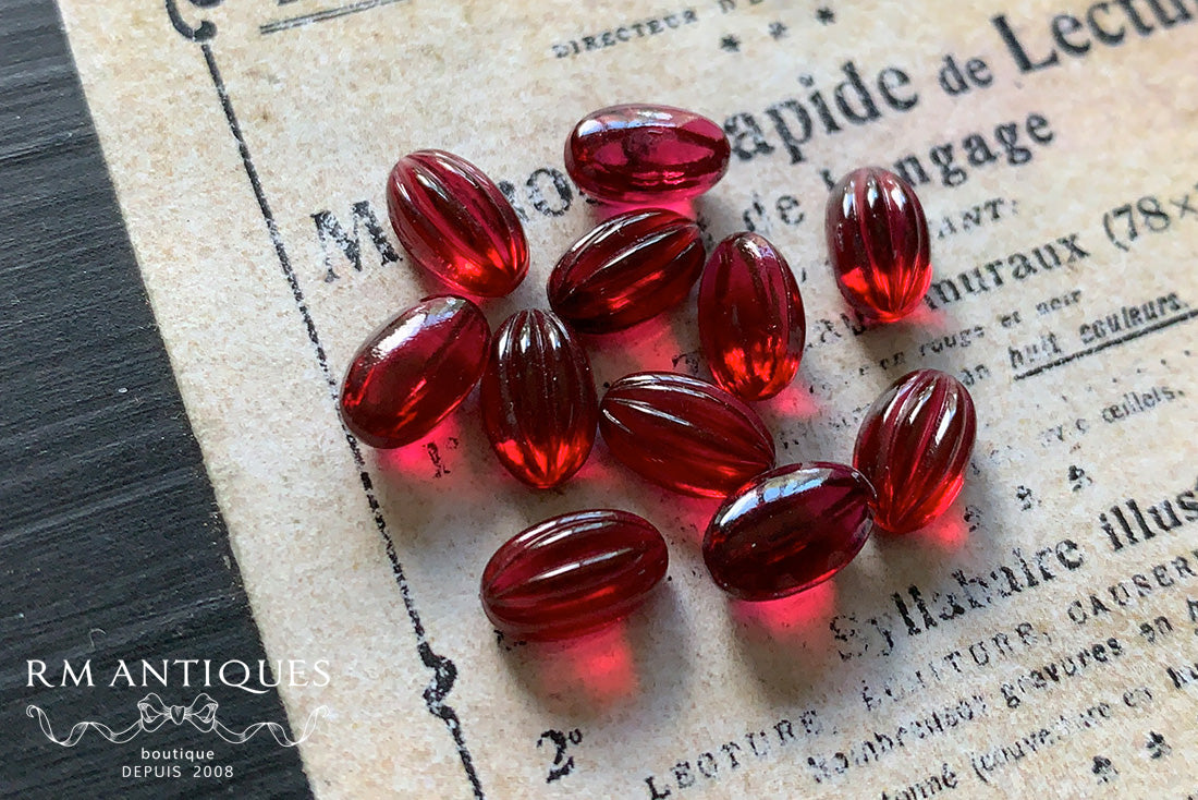 VP-8125 9x6 Czech Vintage glass Cabochon Ruby Oval