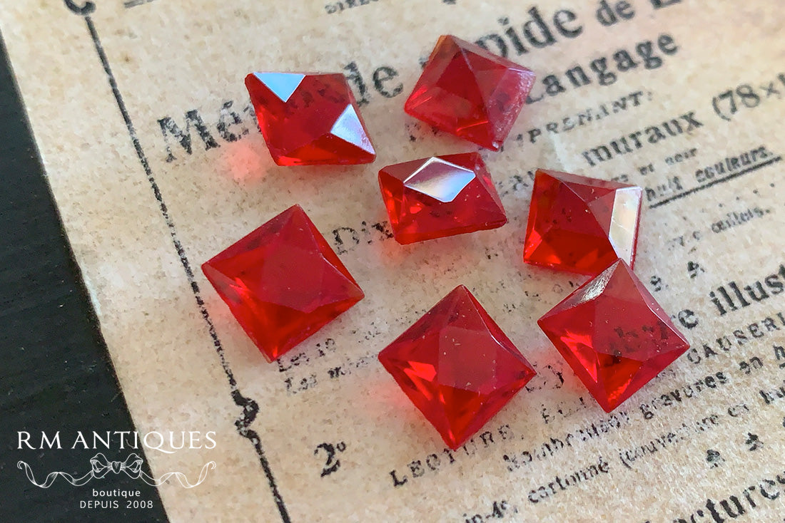 VP-8163 8mm Czech Vintage RubyRed Rhinestone Square