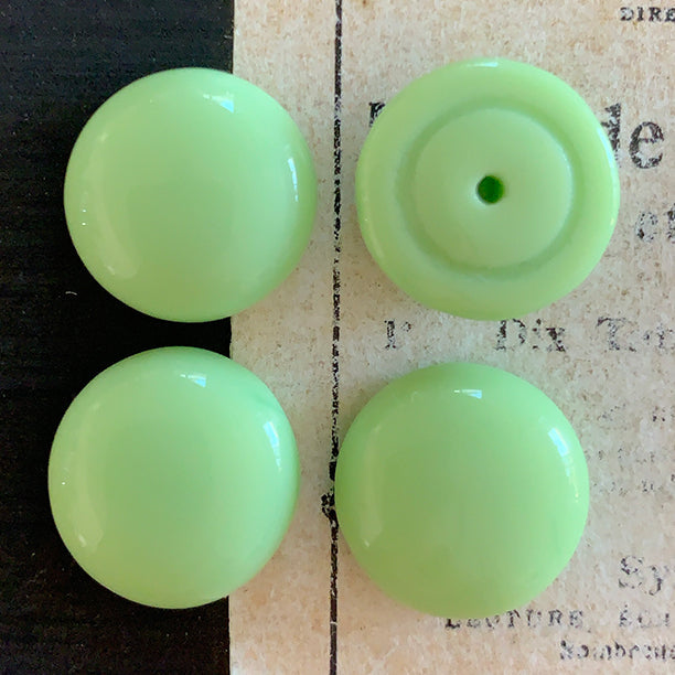 VP-8172 16mm JapanVintage glass Cabochon Apple green Round