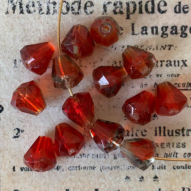 VP-8458 7mm West German Vintage Mephisto berry Drop glass Bead