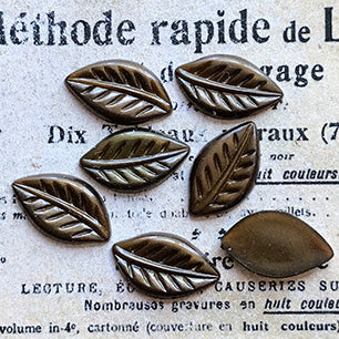 VPL-5878 14x7.5mm West German Vintage lucite leaf Cabochon Brown