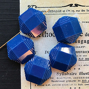 VPL-6438 18mm West German Vintage lucite Bead Blue