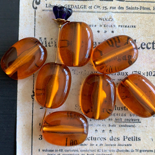 VPL-8024 19x15mm Vintage lucite Topaz Oval Bead