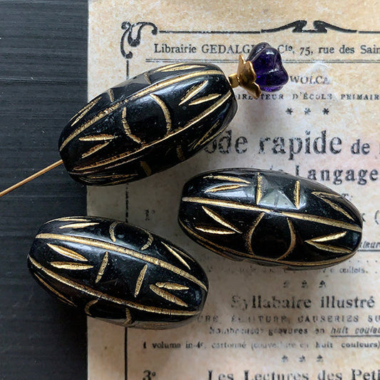 VPL-8110 29x16mm Vintage lucite Black Bead