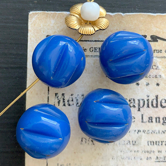 VPL-8181 15mm Vintage lucite Blue Round Bead